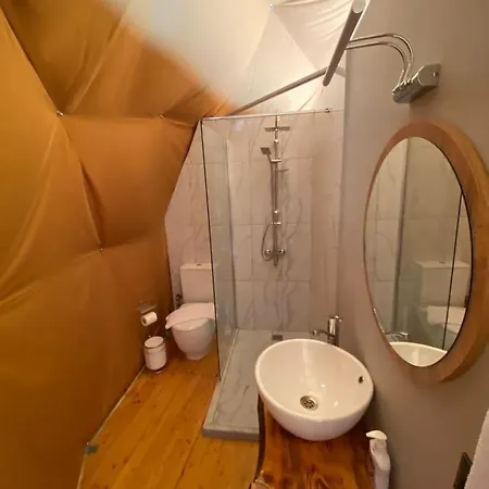 Hotel Lilyumdome 3*