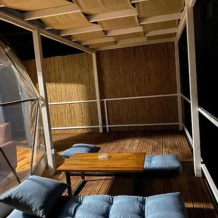 Hotel Lilyumdome