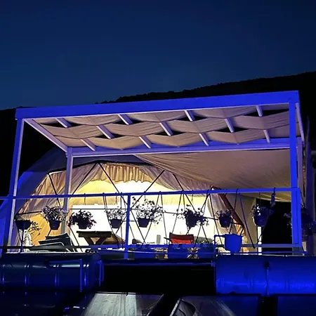 Lilyumdome Hotel
