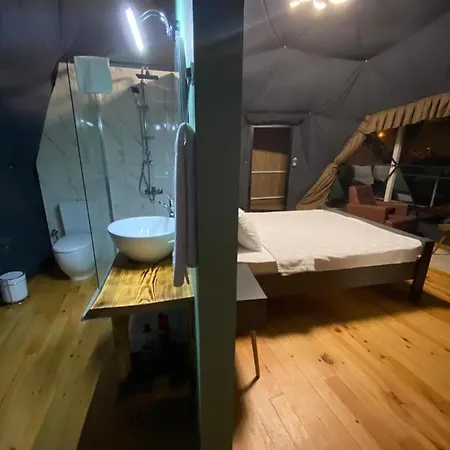 Lilyumdome Szálloda