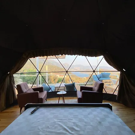Lilyumdome Szálloda 3*