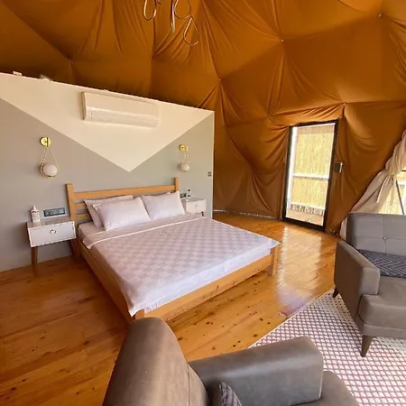 Lilyumdome Szálloda 3*